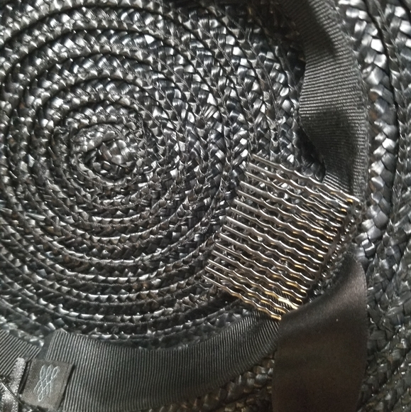 "Perle" Hood London by Adele Mildred - Picture 8 of 8